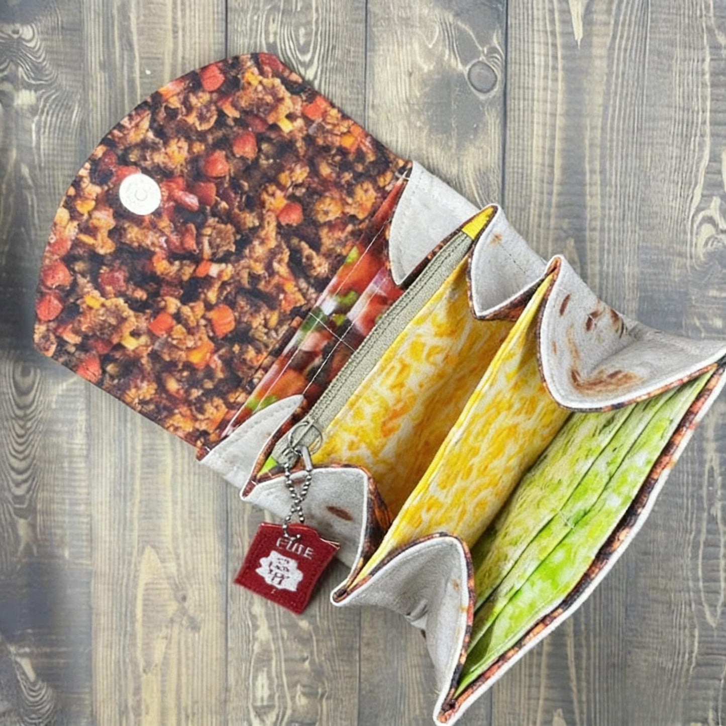 🔥The Burrito Wallet – Your All-in-One Style & Storage Wrap! 🌯✨
